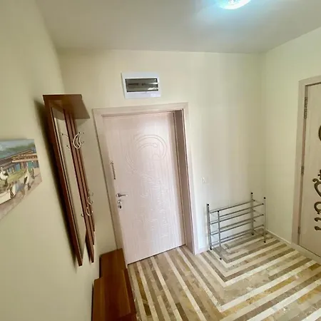 Diamond Garden Apartment Burgas