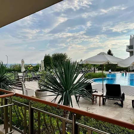 Apartment Diamond Garden Burgas