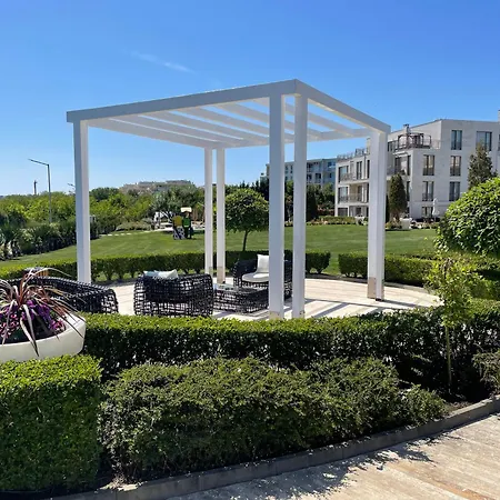 Diamond Garden Apartment Burgas